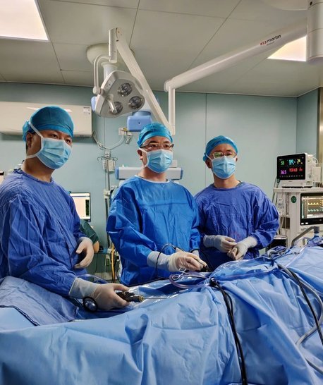 津媒：谢蒂内出现明确拉伤，恢复周期乐观估计至少也要两周