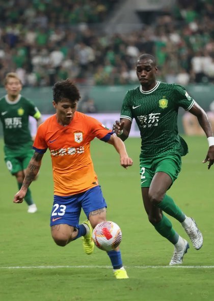 中超-法比奥双响塞鸟破门 国安3分钟2球3-2险胜铜梁龙