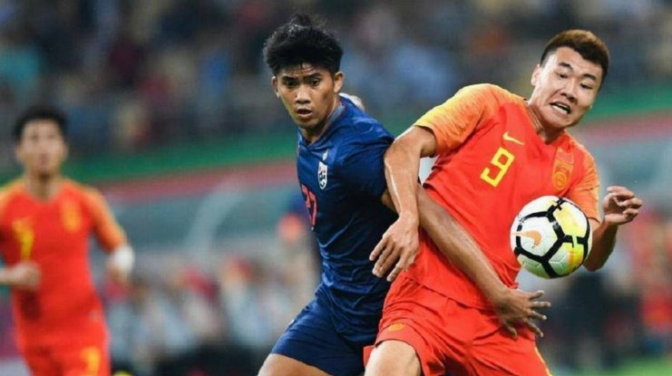 0-0！国足还是赢不了泰国，24脚射门1球未进