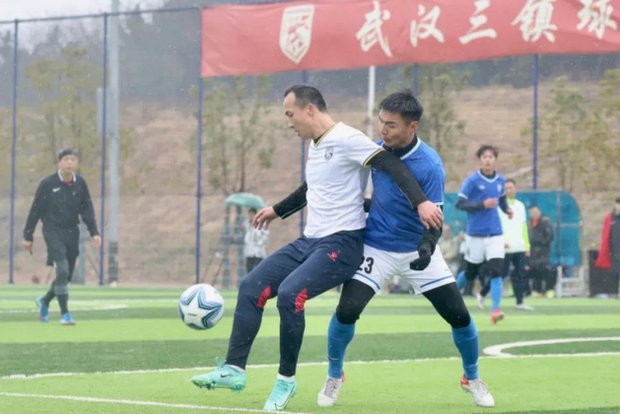 三镇球迷恳谈会：回应质疑与未来规划