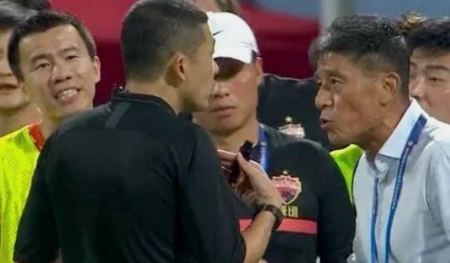 足协回应“9打11”换人争议：规则合规与程序漏洞并存