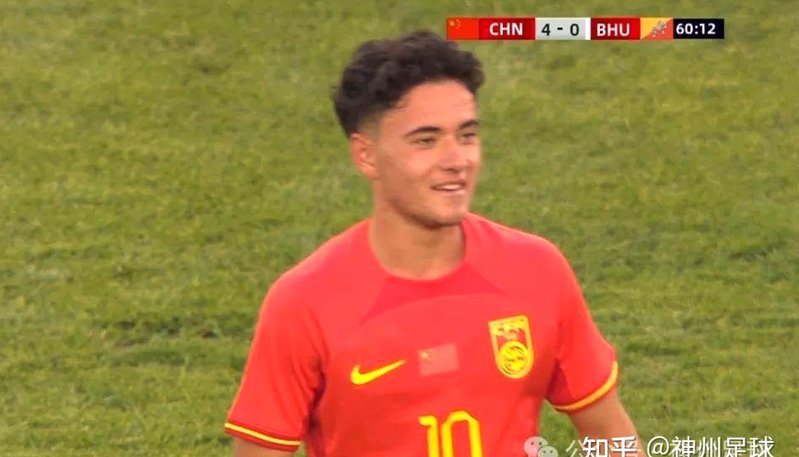 19岁闪耀亚洲，23岁中超遇瓶颈，他成国足新“伤仲永”？
