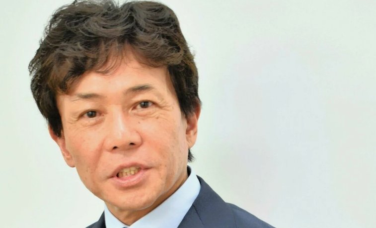 穆里尼奥一着急 摸出了两张照片