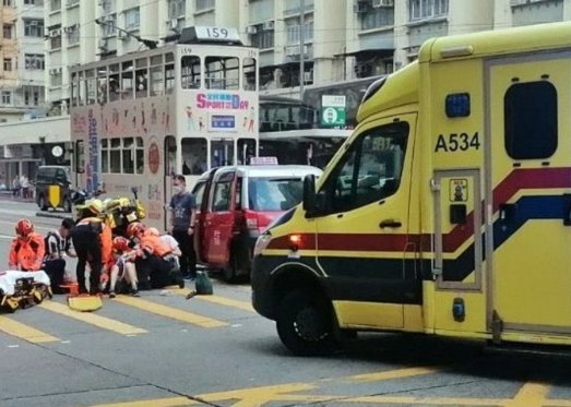 梁志文赛场突受伤 众球迷牵挂心间